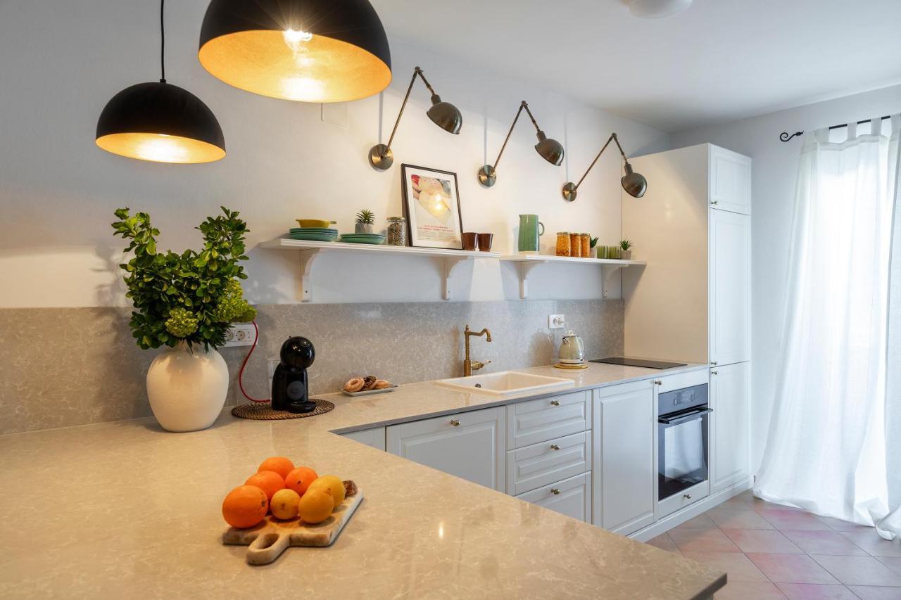 Apartma Luri Sutivan